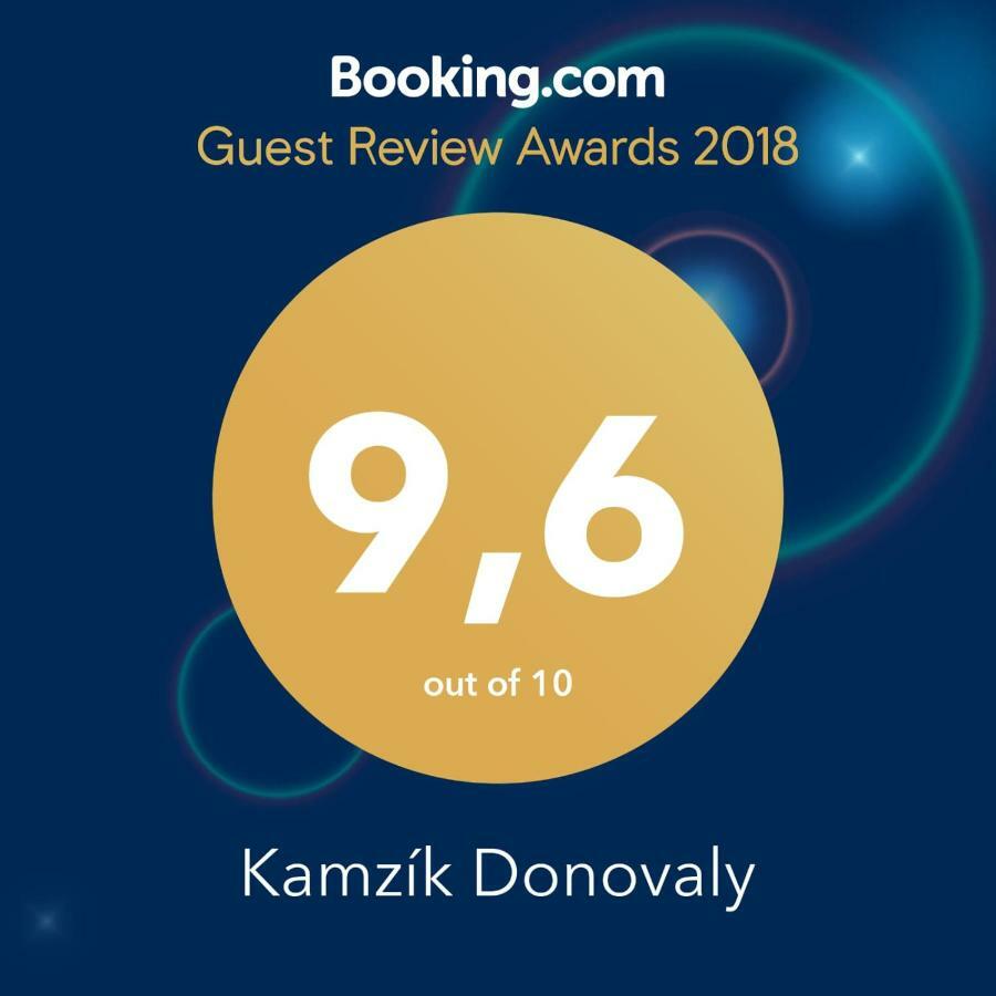 Kamzik Donovalyアパートメント エクステリア 写真